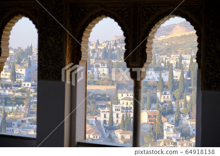 Alhambra Palace 64918138