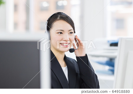 Operator, online, delivery Operator, online, delivery 64918880