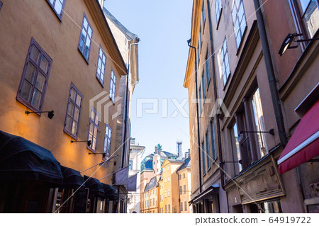 Narrow street in Stockholm. The old town (gamla stan) of the Swedish capital. 64919722