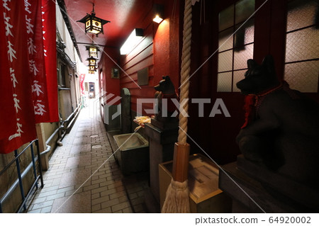 東京銀座兩館之間的豐澤稻荷大社 東京銀座兩館之間的豐澤稻荷大社 64920002