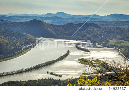 View of the Nosice dam on the Vah river. 64922887