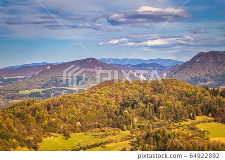 A view of the Manin Gorge. 64922892