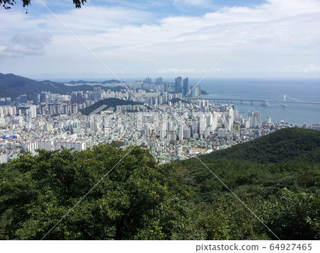 Scenery with skyline and beach Scenery with skyline and beach 64927465