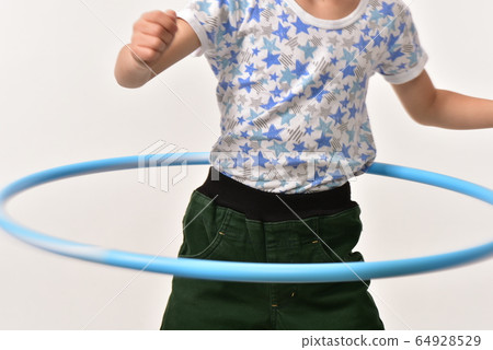 Hula hoop in rotation 64928529