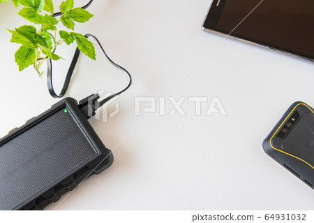 手機電池白色背景 手機電池白色背景 64931032