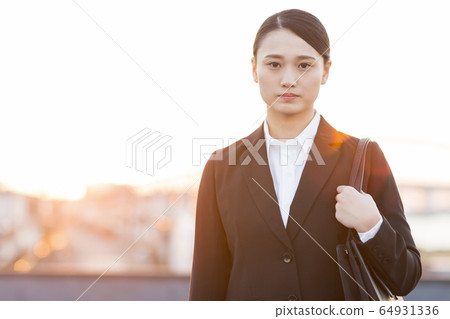新生婦女 64931336