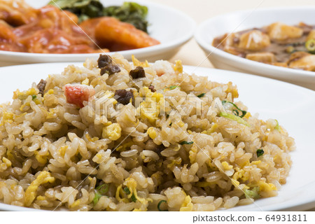 Fried rice Fried rice 64931811