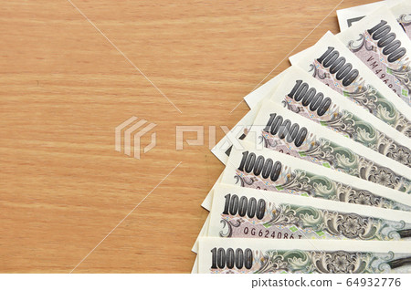 [通用100,000日元！利益支付圖像]應對新的冠狀病毒傳染病的措施。緊急申報補助費 64932776