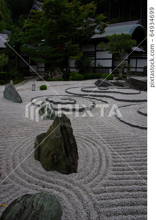 Ginkoji Garden 64934699