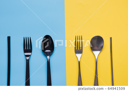 Comparison of cutlery 64941509