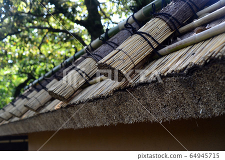 桂皇家別墅中門4號的茅草屋頂 64945715