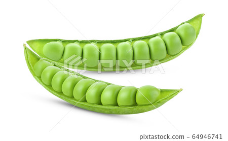 Green peas on white background 64946741