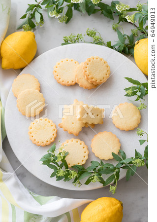 Lemon cookie 64949013