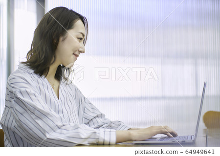 Business Woman Office Web Conference Business Woman Office Web Conference 64949641