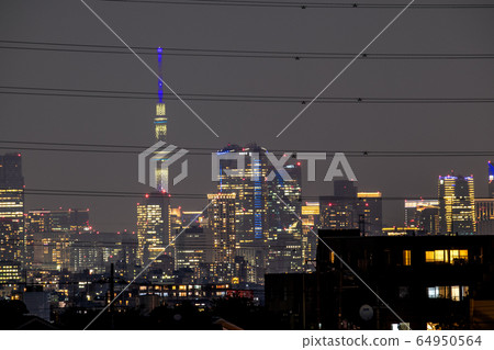 日本的東京城市景觀新型肺炎“城市封鎖”。聲明之後的2週,在“柵欄”(高壓電線)的後面,東京市中心= 21天 日本的東京城市景觀新型肺炎“城市封鎖”。聲明之後的2週,在“柵欄”(高壓電線)的後面,東京市中心= 21天 64950564
