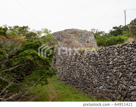 Okinawa, a tropical paradise reminiscent of the Middle Ages 64951421