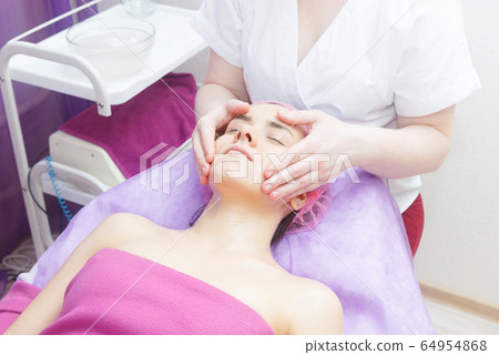 Preparation of the client for buccal massage. 64954868