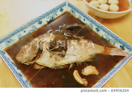 Boiled salmon 64956264