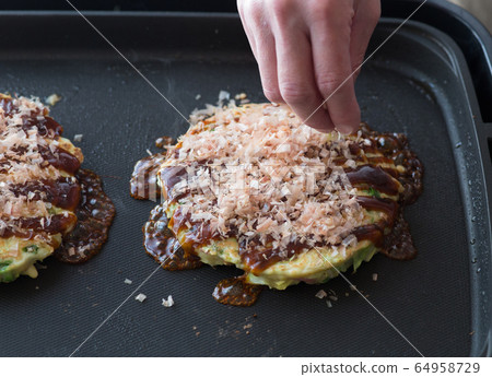 Okonomiyaki meal 64958729