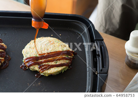 Okonomiyaki meal 64958753