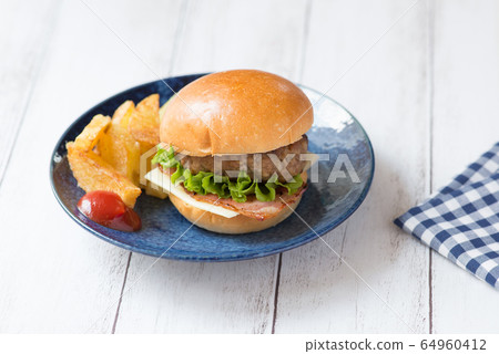 Hamburger dish 64960412