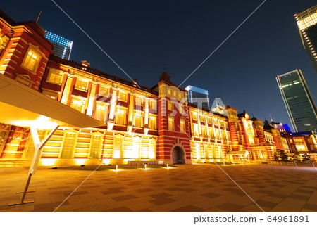 Scenery in front of Marunouchi station in Tokyo station 64961891