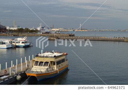 Yokohama, Minatomirai, elephant nose Yokohama, Minatomirai, elephant nose 64962371