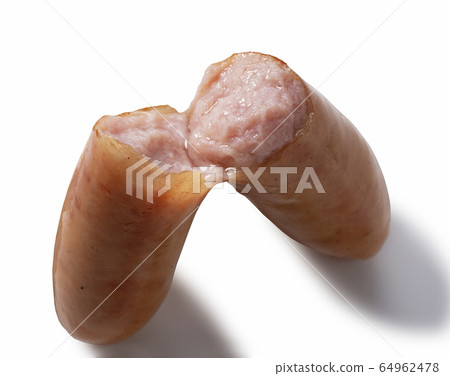 放在白色背景上的香腸 64962478
