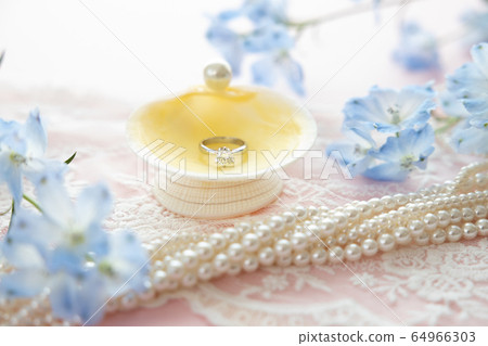 Wedding engagement ring 64966303