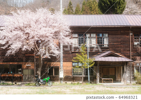 申卡小學(春季) 申卡小學(春季) 64968321