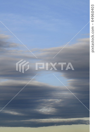 日本的Cloudscapes藍天和雲彩“烏雲背後的藍天(通往未來之門...)新肺炎” = 19日(第七次宣言宣布) 日本的Cloudscapes藍天和雲彩“烏雲背後的藍天(通往未來之門...)新肺炎” = 19日(第七次宣言宣布) 64968403