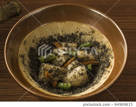 Taro with black sesame sauce 2 64969615