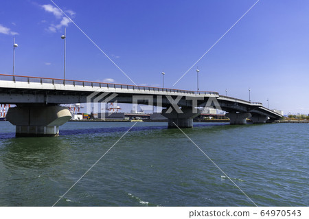 岡山縣倉敷市玉島海港大橋 64970543