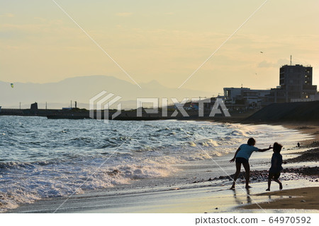 Summer vacation at dusk 64970592