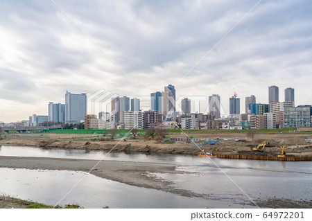 Urban landscape 64972201