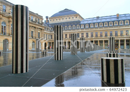 Palais Royale Palais Royale 64972423