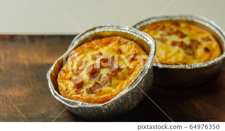 Quiche Lorraine, smoked bacon with medium  and 64976350