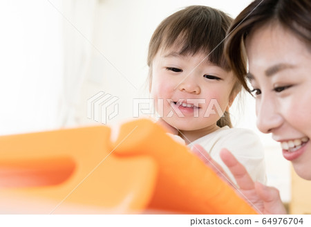 親子平板電腦女孩 親子平板電腦女孩 64976704