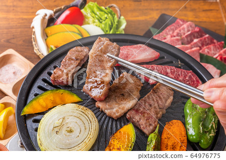 日式豪華烤牛肉 64976775