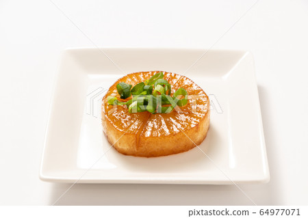 蘿蔔牛排(黃油醬油味)。 蘿蔔牛排(黃油醬油味)。 64977071