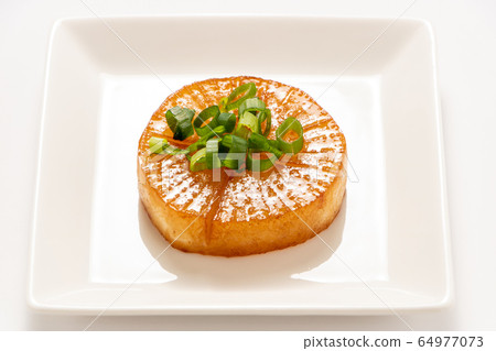 蘿蔔牛排(黃油醬油味)。 蘿蔔牛排(黃油醬油味)。 64977073