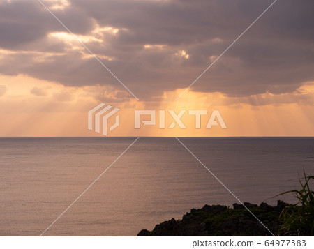 寧靜的夜晚木崎美崎,沖繩的熱帶天堂 寧靜的夜晚木崎美崎,沖繩的熱帶天堂 64977383