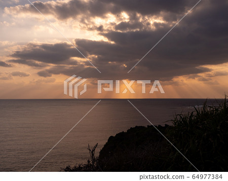 寧靜的夜晚木崎美崎，沖繩的熱帶天堂 64977384