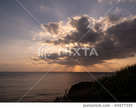 寧靜的夜晚木崎美崎，沖繩的熱帶天堂 64977385