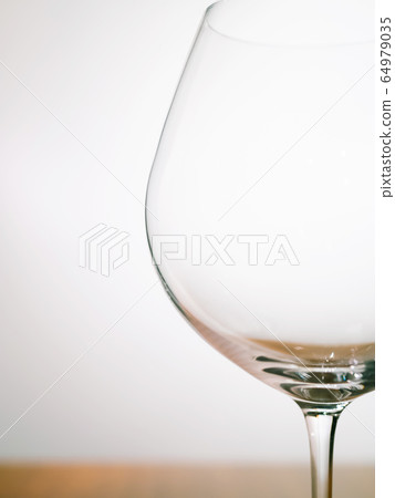 酒杯形象 64979035