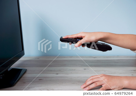 看電視或看DVD 看電視或看DVD 64979264