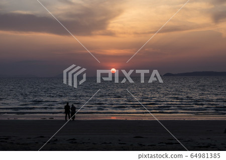 福岡福津市日落海岸 64981385