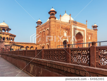 Kau Ban Mosque, Taj Mahal Mausoleum, India 64982001