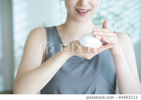 Female face wash 64983111