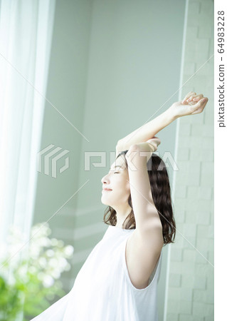 一個女人成長 一個女人成長 64983228